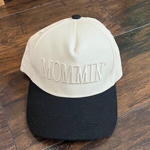 Amazon Cream and Black "MOMMIN'" Embroidered Baseball Cap